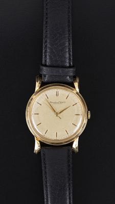 18K Yellow Gold IWC Schaffhausen Wristwatch. 37 mm case diameter manual wind Swiss made movement 