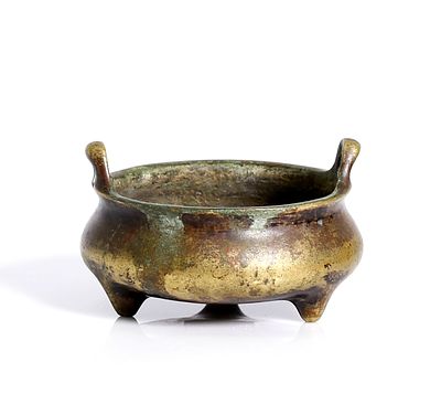 gilded, Chinese bronze censer. Qing dyn. Daoguang reign mark. An antique, gilded, Chinese, small 