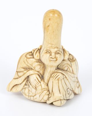 Japanese Natsuki from the 18th century. Hatsuki depicts the character of Fukurokuju, one of the 