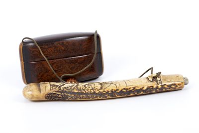 Tonkotsu tobacco set, kiseruzutsu. 19th and early 20th century Japan. A tobacco box (Tonkotsu) 