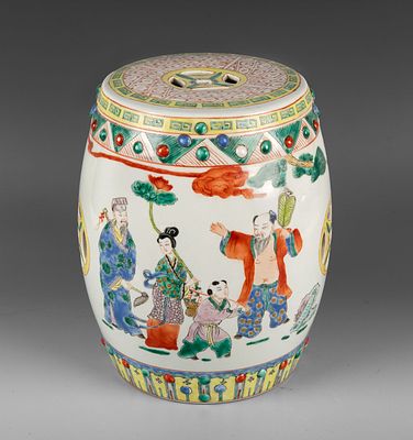 A Chinese Export Polychrome Porcelain Garden Bench, Early 20th Century. Depicting a scene with 
