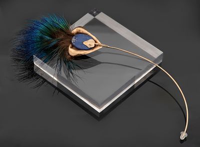 A Vintage 14K Pink Gold Lapis Hair Pin/Pin. Designed as a peacock feather, set with lapis lazuli 