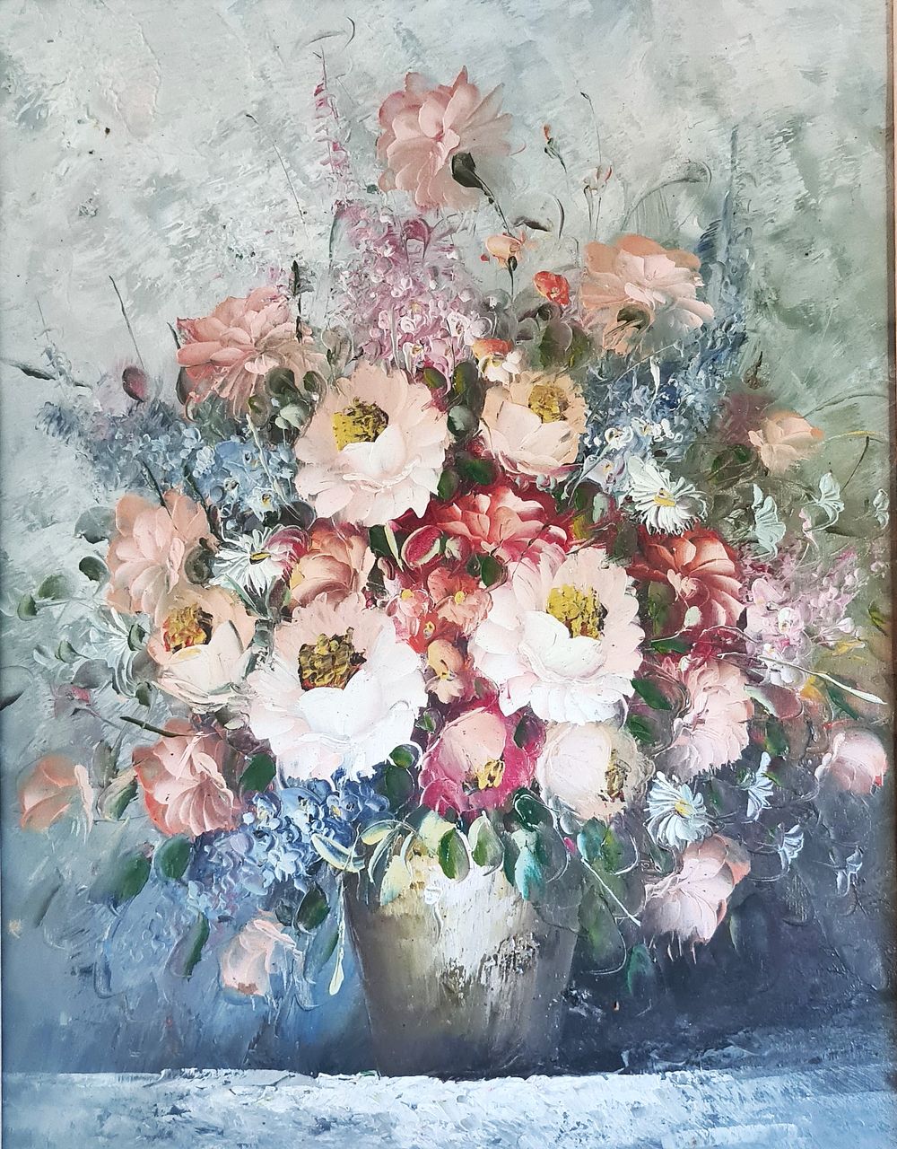 אמן לא מזוהה - " פרחים באגרטל " שמן על בד , לא חתום , ממוסגר . מידות הציור בלבד 60X46 ס"מ