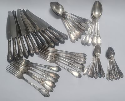 סכו"ם 47 חלקים עשוי מלכיאור רוסיה , מסומן . כלים מעוצבים . 