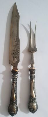 סכין חיתוך + מזלג הגשה ידיות מכסף 800 מסומן מעוצבים חרוטים .