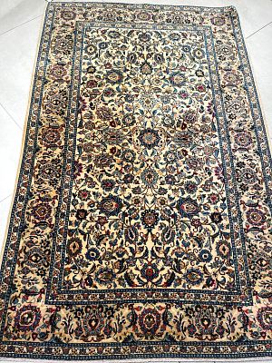 שטיח פרסי מסוג קשאן , עבודת יד ישנה . מידות 210X140 ס"מ . עמלת קונה על פריטי שטיחים 