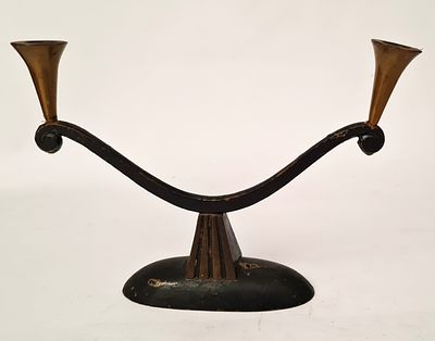 פמוט פליז 2 קנים . רוחב - 20 ס"מ גובה - 15 ס"מ .