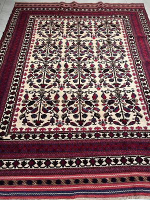 קילים אוזבקי , משולב עבודת יד . מידות 275X205 ס"מ . עמלת קונה על פריטי שטיחים בלבד 