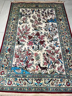 שטיח משי עבודת יד , דוגמה קום פרסי , מיוחד . מידות 187X125 ס"מ .