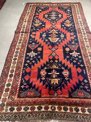 שטיח קווקזי ישן מסוג קארבוג , מיוחד . מידות 300X160 ס"מ .