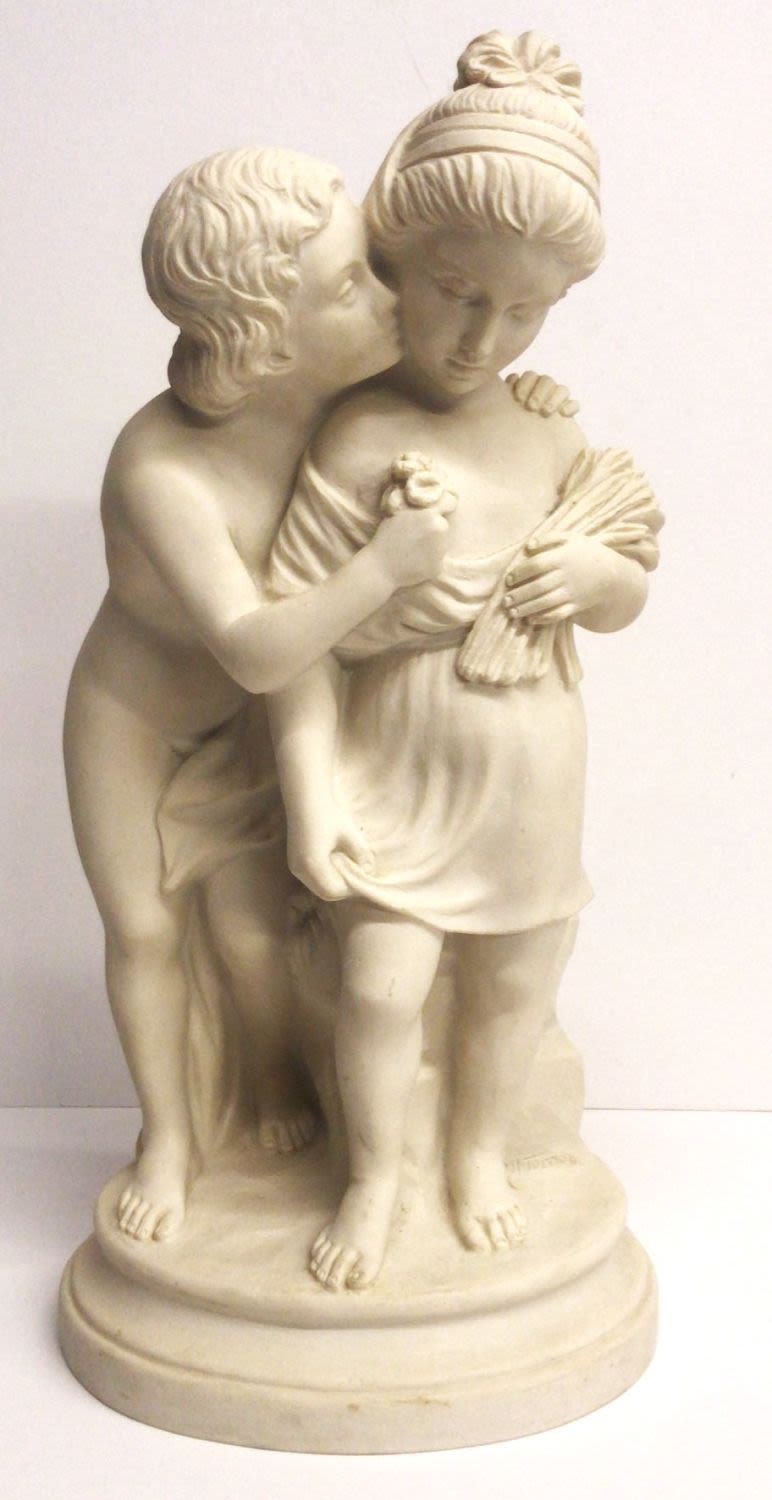 Lorenzo Dal Torrione (פסל איטלקי , המאה ה-20) - " אהבת נעורים " פסל שיש יצוק חתום וממוספר 1097 