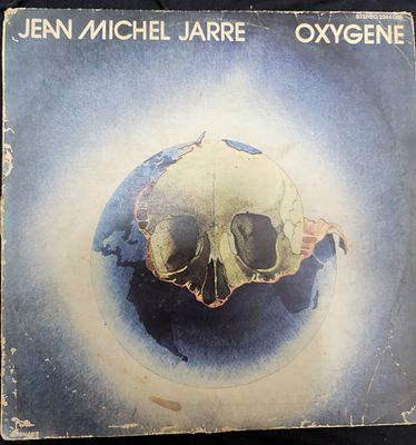 תקליט של אמן המוסיקה האלקטרונית JEAN MICHEL JARRE באלבום OXYGENE. שנת 1976