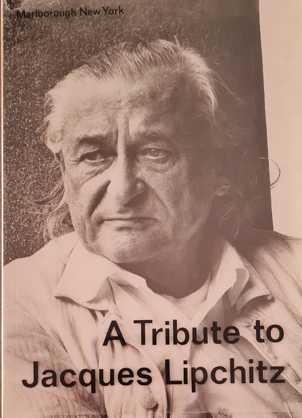 ספר אמנות באנגלית - " מחווה ליעקב ליפשיץ 1941 - 1973 " כריכה רכה , 70 עמודים .