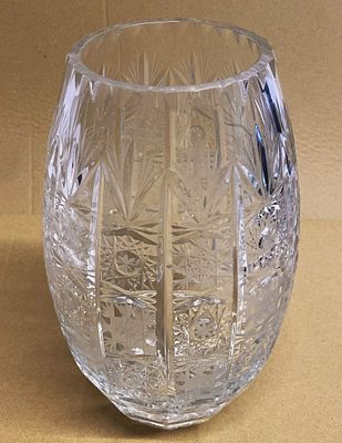 אגרטל קריסטל בוהמיה . גובה - 24 ס"מ .