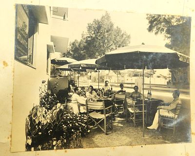 צילום גדול - בית מלון אטלנטיק, ברח בן יהודה בתל אביב, שנות ה-30 מידה 23*17 ס"מ