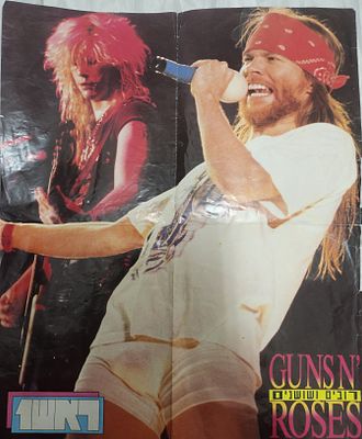 פוסטר גדול - אקסל רוז סולן להקת Guns N' Roses, מגזין בראש אחד. כנראה שנות ה-90 .