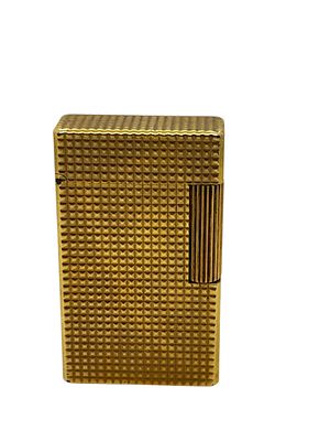 מצית תוצרת S.T DUPONT מצופה כסף 20 מיקרון תוצרת צרפת
מידות 6/3.5 ס"מ