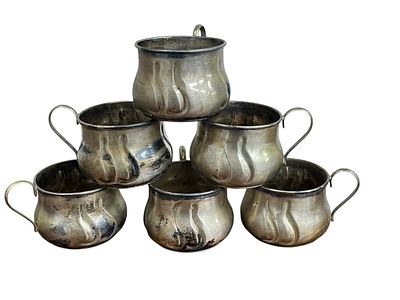 סט 6 מחזיקי כסף ישראליות ישנות חתומות ל.ג 833
. משקל כ 325 גרם 
קוטר כ 7 ס"מ 
גובה כ 5.5 ס"מ