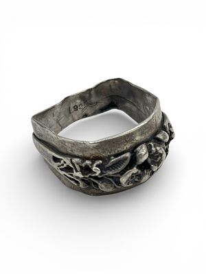 טבעת כסף סטרלינג 925 חתום. משקל 4.18 גרם 
מידה 57