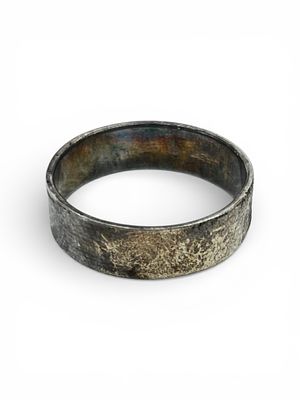 טבעת כסף סטרלינג 925 חתום חלקה 
. משקל 5.6 גרם 
מידה 72