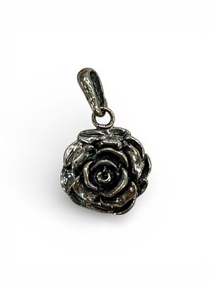 תליון פרח כסף סטרלינג 925 חתום. משקל 3.2 גרם