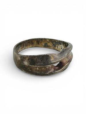 טבעת כסף סטרלינג 925 חתומה . משקל 3.2 גרם 
מידה 55