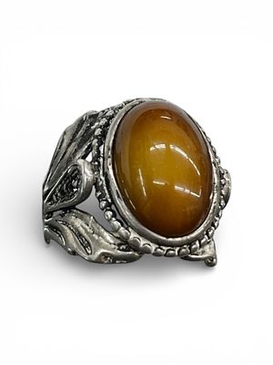 טבעת כסף סטרלינג 925 חתומה משובצת אבן עין הנמר. משקל 5.3 גרם 
מידה 46