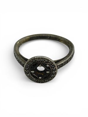 טבעת כסף סטרלינג 925 חתומה . משקל 3.07 גרם 
מידה 54 
חסר אבנים