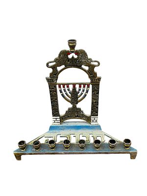 חנוכיית פליז ישראלינה צבעונית משולבת שתי עשר השבטים תוצרת תמר 
במצב כחדש 
גובה 17 ס"מ