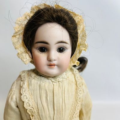Antique Kestner 154 Shoulder Head Doll, approx. 14 inches, chipped fingers ------------------ 