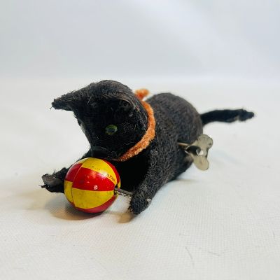 Vintage Wind Up Mechanical Cat in Working condition, made in Japan ------------------ please 