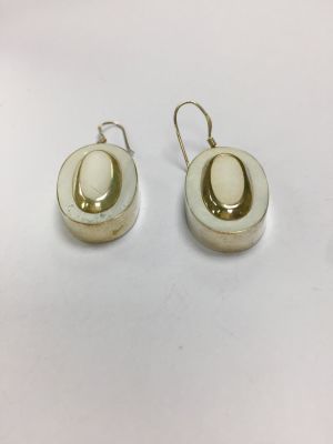 עגילים 925 סטרלינג עם אבן אופל לבנה מרהיבה 
16 גרם 2.5 ס"מ