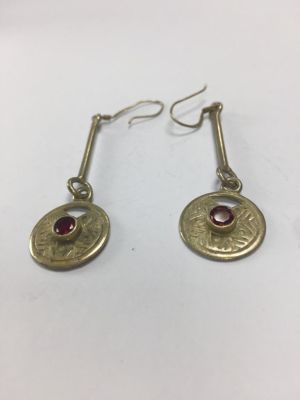 עגילים 925 סטרלינג משובץ זרקון אדום יפייפה 
6 גרם 4.5 ס"מ