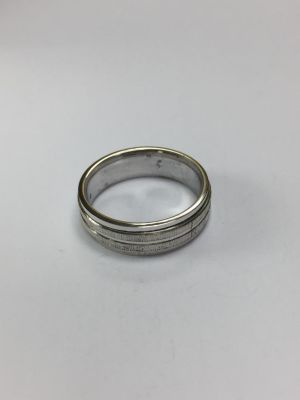 טבעת 925 סטרלינג מיוחדת. 
מידה 21 
6.5 גרם