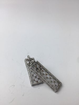 עגילים 925 סטרלינג מצופה רודיום איטלקי עם חריטת לייזר יפה 
4 גרם