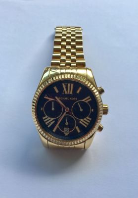שעון נשים MICHAEL KORS יד שנייה, כמו חדש באריזה מקורית. 
פלדת אל-חלד, מנגנון קוורץ, לוח כחול 