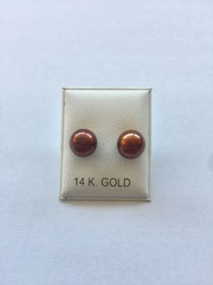 זוג עגילי זהב 14K עם פנינה מתורבתת בצבע ברונזה (קוטר כ 0.8 ס"מ). 
סוגר סיליקון נצמד לאוזן. 