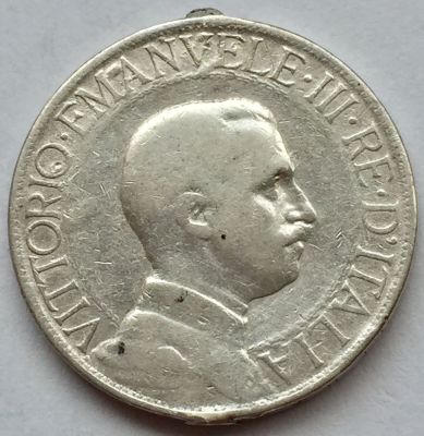 מטבע כסף 2 לירות 1912, איטליה, המלך ויטוריו אמנואל III. 
כסף 0.835, משקל 9.8 גר', קוטר 27 מ"מ.