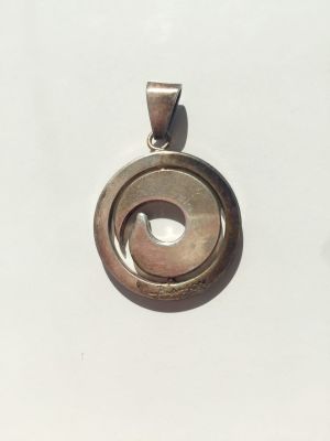 תליון כסף 925 קינטי של החברה הממשלתית למדליות ומטבעות.