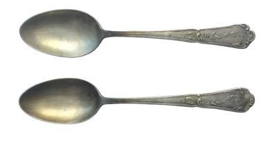 לוט 2 כפות כסף גדולות. רוסיות. חתומות. 
משקל: 118.5 גרם.