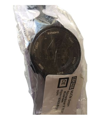 שעון דיגיטלי חדש באריזה. 
קוטר: 43 מ"מ.