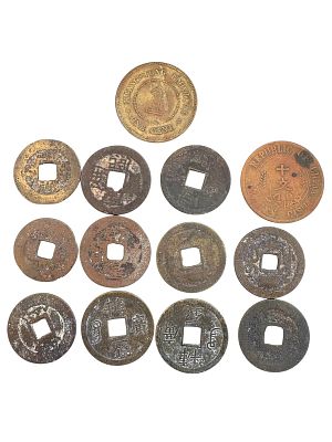 לוט 13 מטבעות ישנות מאוד ככל הנראה מסין.