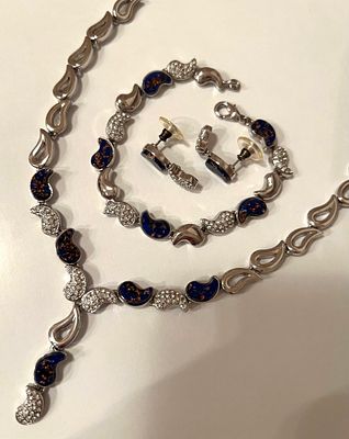 Комплект позолоченных украшений от Chartage &laquo;Ogurch&raquo; Бельгия. Ювелирный сплав, кристаллы SWAROWSKI