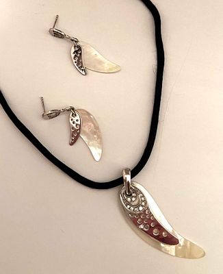 Серебряный комплект украшений с натуральным морским перламутром от Chartage Бельгия. Серебро 925 