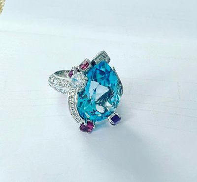 Серебряное кольцо с драгоценными камнями в стиле "Картье" ОАЭ. Роскошное, уникальное по дизайну 