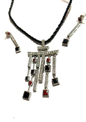 Эксклюзивный комплект украшений от бренда Chartage с компонентами Swarovski Бельгия. Стильное 