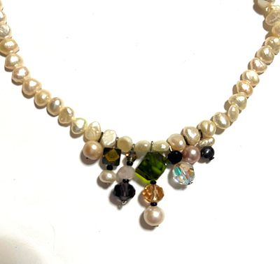 Авторское колье из натурального жемчуга ОАЭ. Авторское колье из речного жемчуга, декорированного 