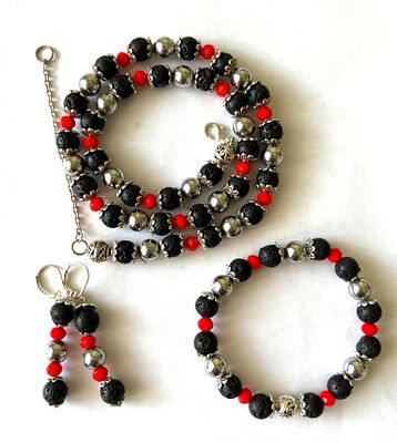 Гарнитур с натуральными кораллами в стиле Бохо ОАЭ. Размеры: длина: 48 + 8 см 
Яркий, красивый 