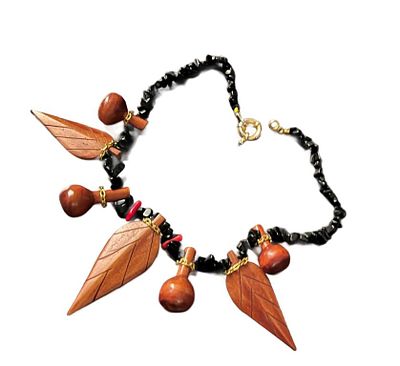 Этническое шейное африканское украшение Эфиопия. Обхват 48 см, 
Материалы: дерево, натуральные 