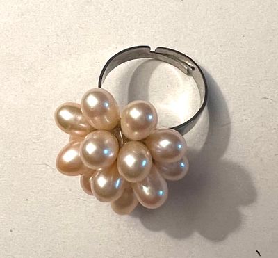 Кольцо-цветок с натуральными золотисто-розовыми жемчужинами ОАЭ. Размер: 17,0-18,0 (Разъемное) 